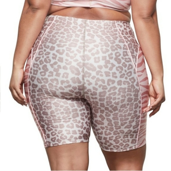 Sale!! 💜 Good American, the feel-good bike short - Picture 2 of 5